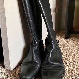 Ralph Lauren Genuine Leather Boots. Good condition, the heel was recently redone